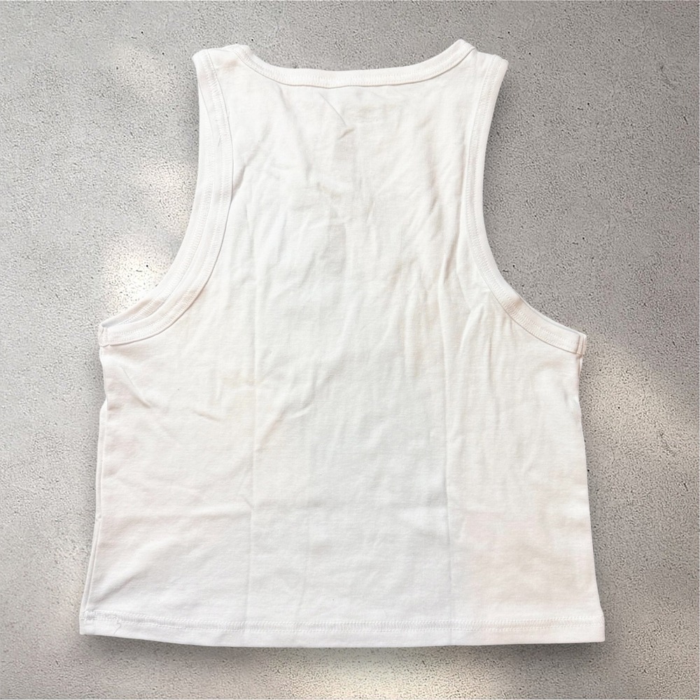 Billie Eilish Hit Me Hard and Soft White Graphic Crop Tank Top Hot Topic XL - Picture 6 of 6